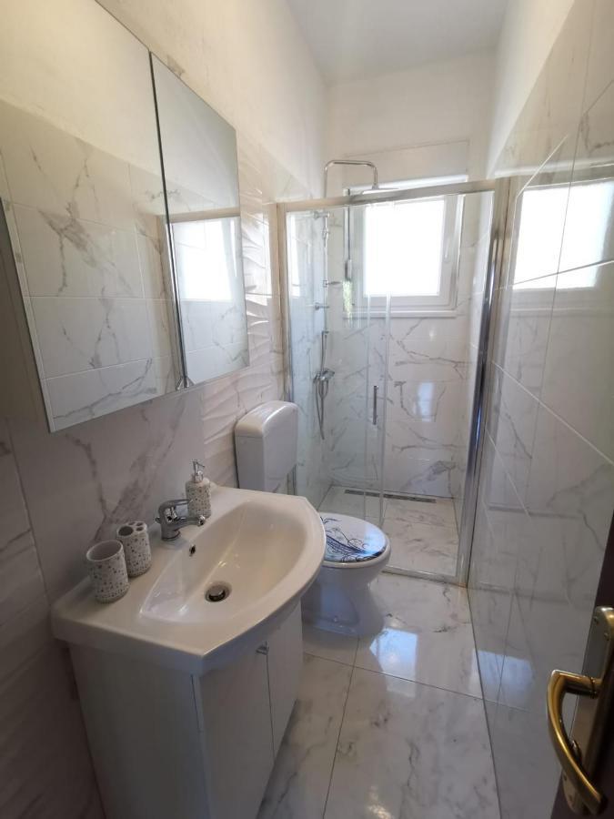 Apartments Mila Kaštela Екстериор снимка