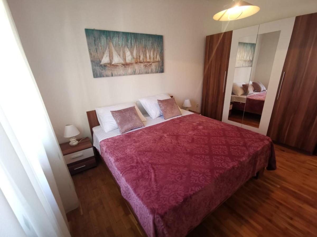 Apartments Mila Kaštela Екстериор снимка