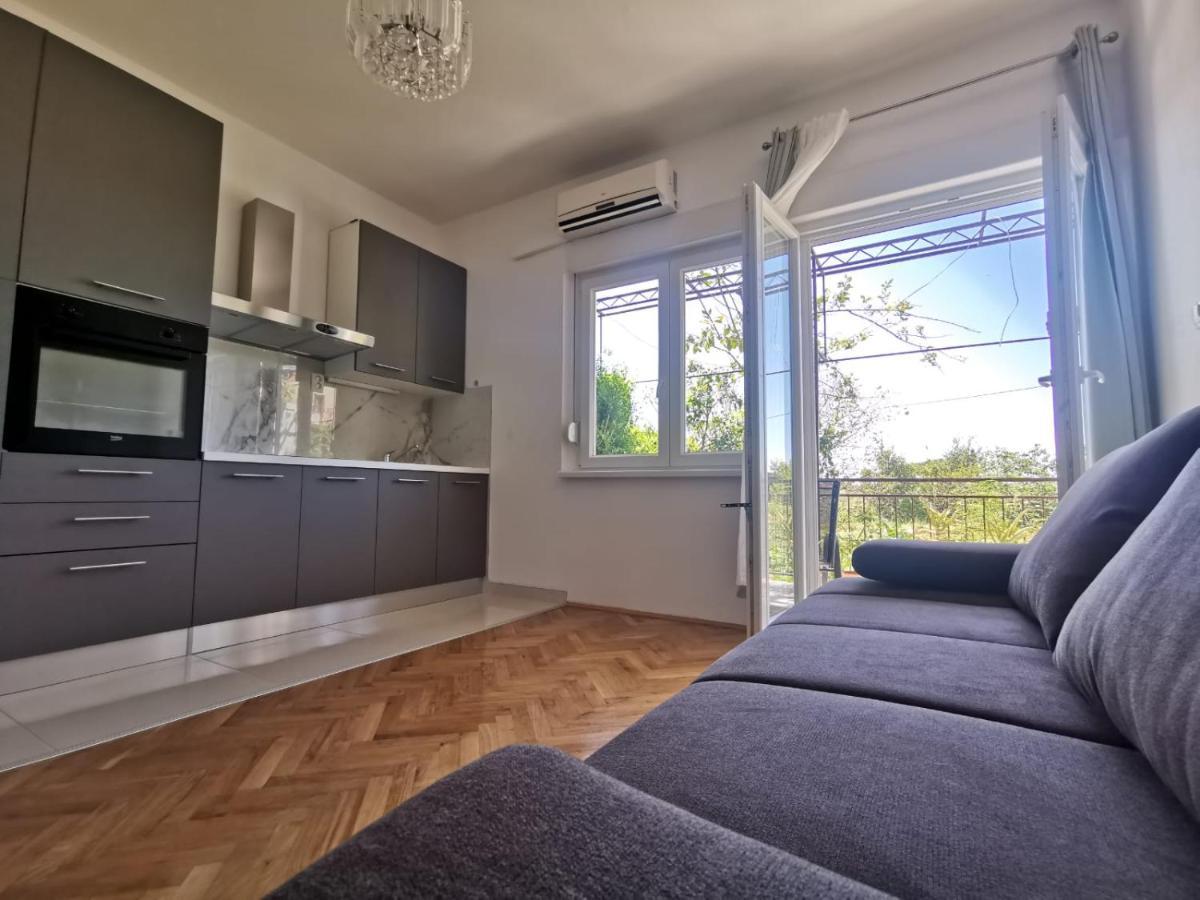 Apartments Mila Kaštela Екстериор снимка