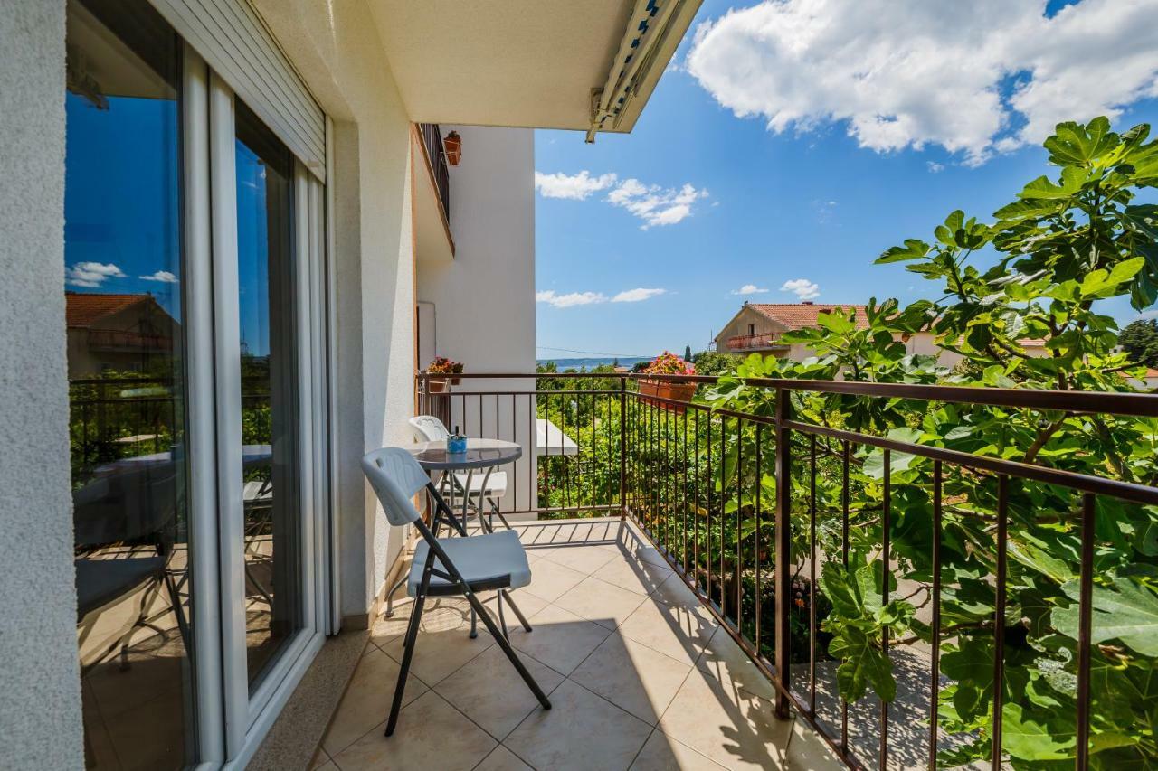 Apartments Mila Kaštela Екстериор снимка
