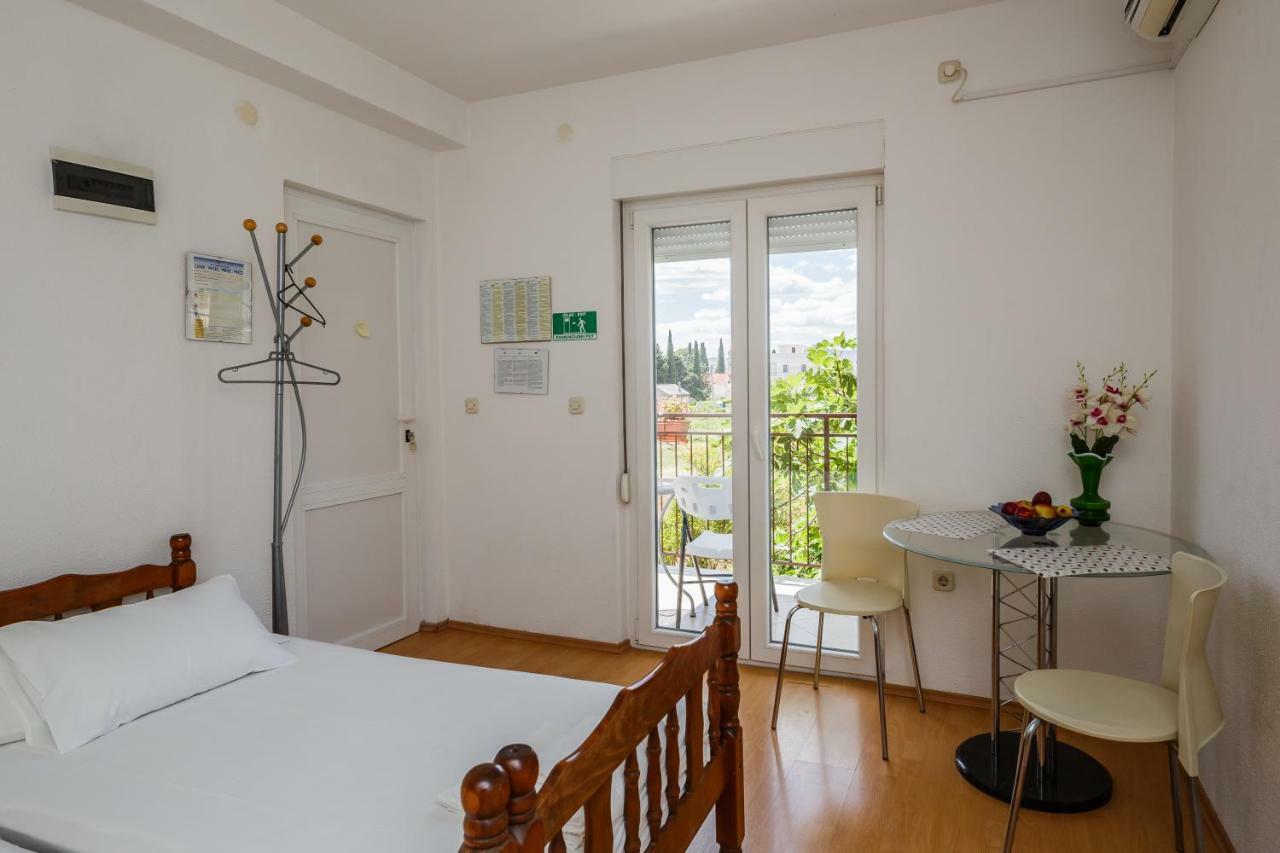 Apartments Mila Kaštela Екстериор снимка