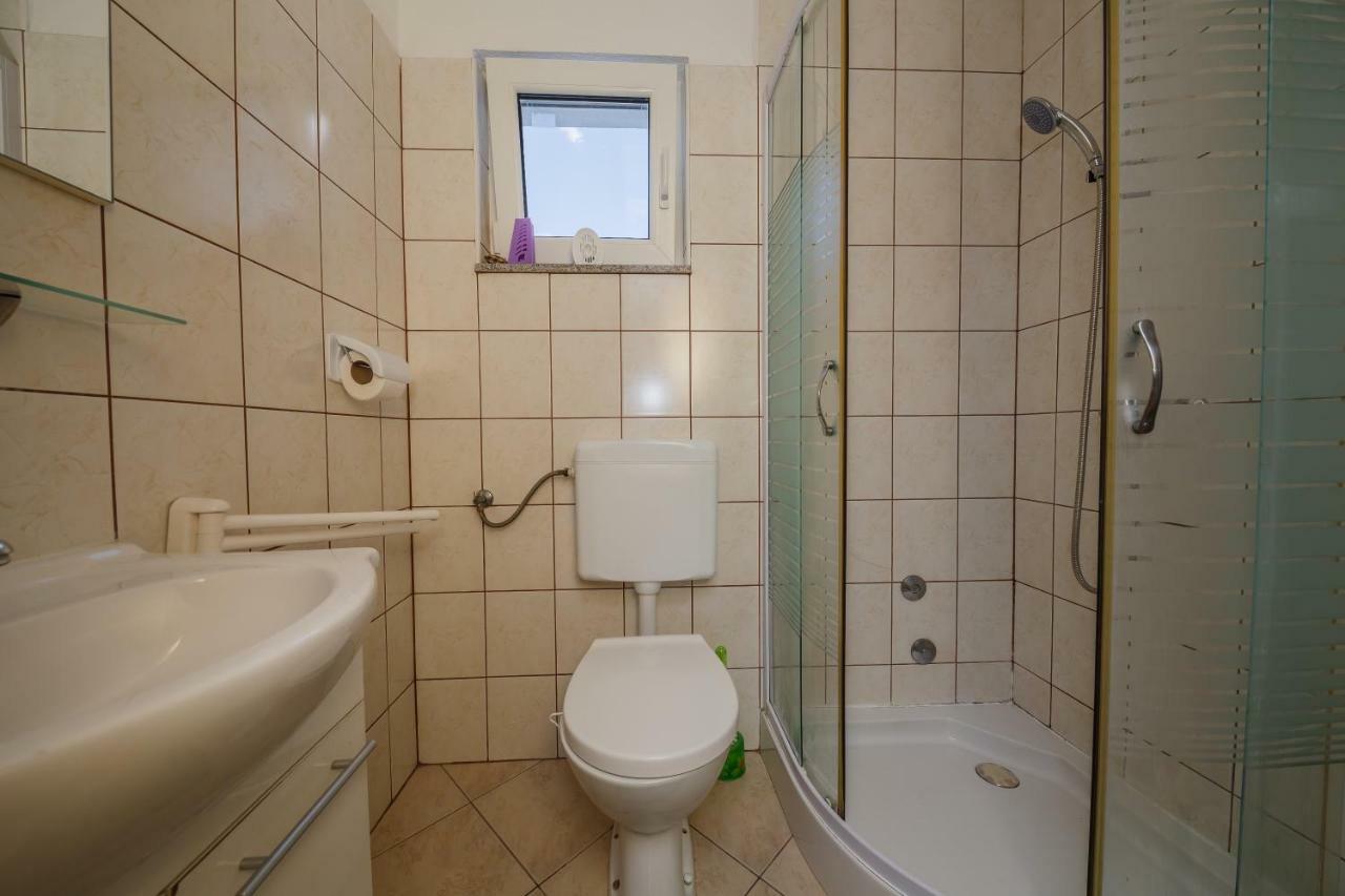 Apartments Mila Kaštela Екстериор снимка