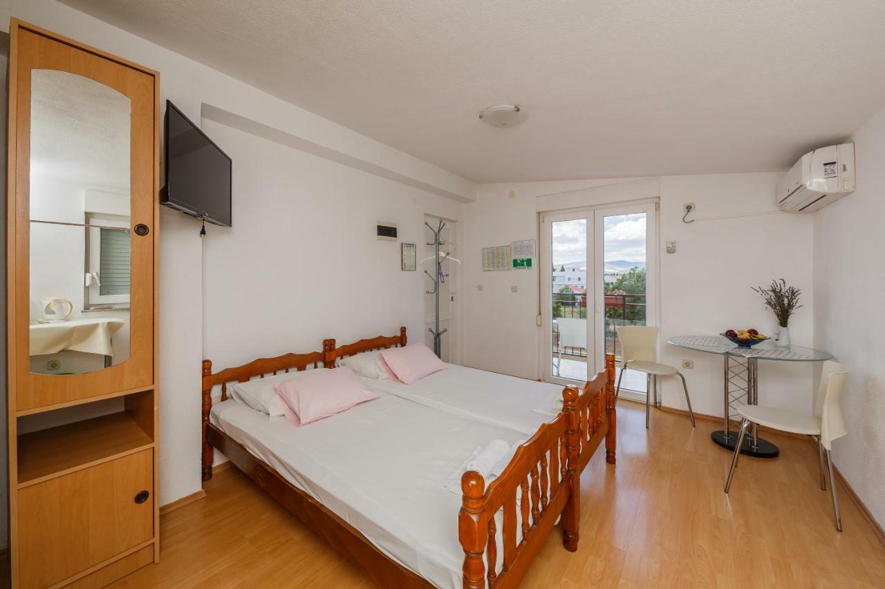 Apartments Mila Kaštela Екстериор снимка