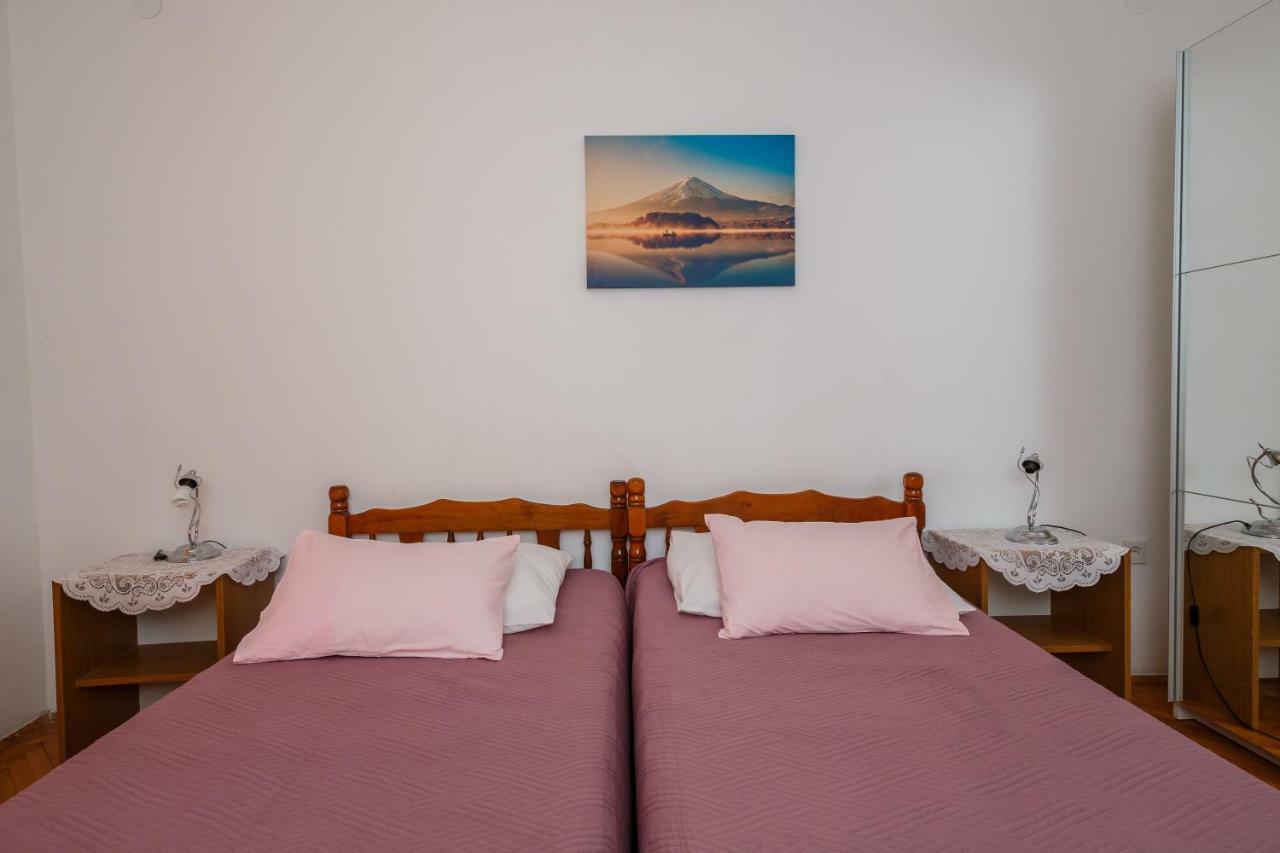 Apartments Mila Kaštela Екстериор снимка