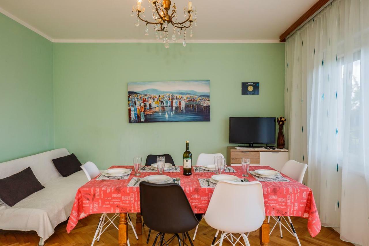 Apartments Mila Kaštela Екстериор снимка
