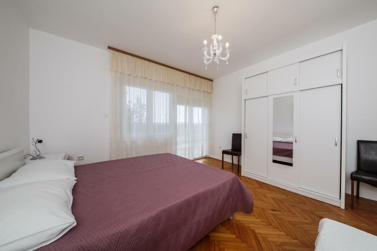 Apartments Mila Kaštela Екстериор снимка