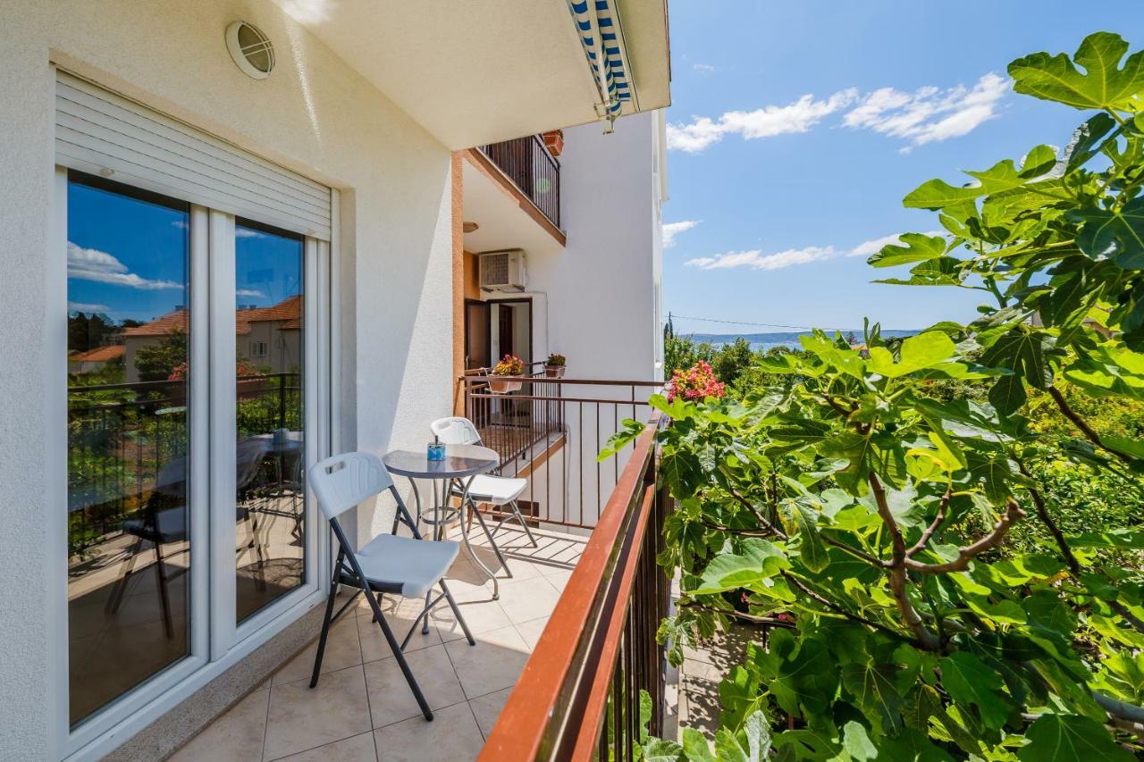 Apartments Mila Kaštela Екстериор снимка
