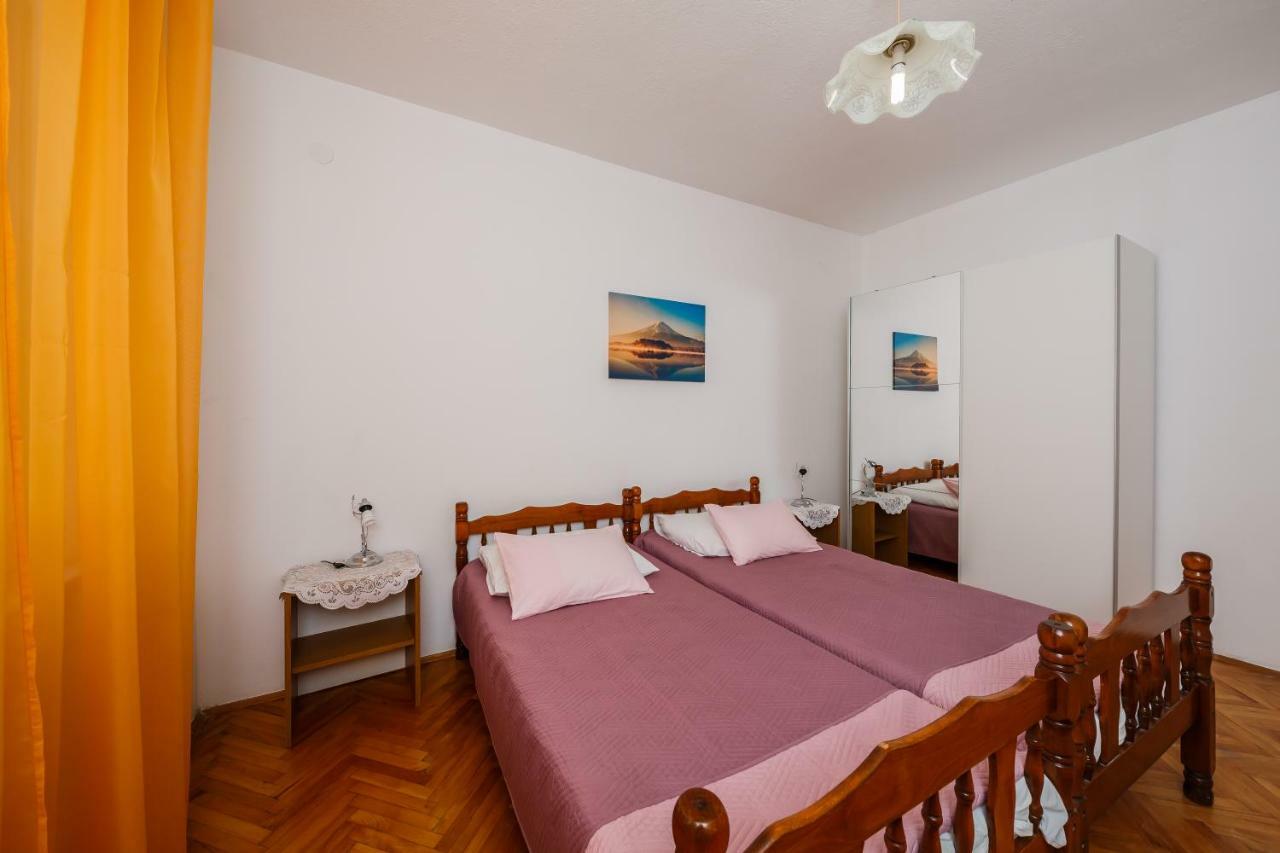 Apartments Mila Kaštela Екстериор снимка